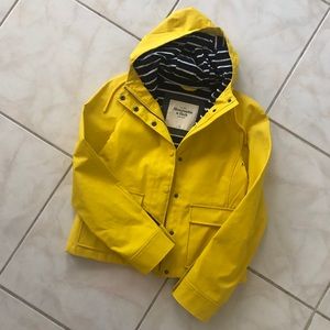 Abercrombie & Fitch yellow rain coat